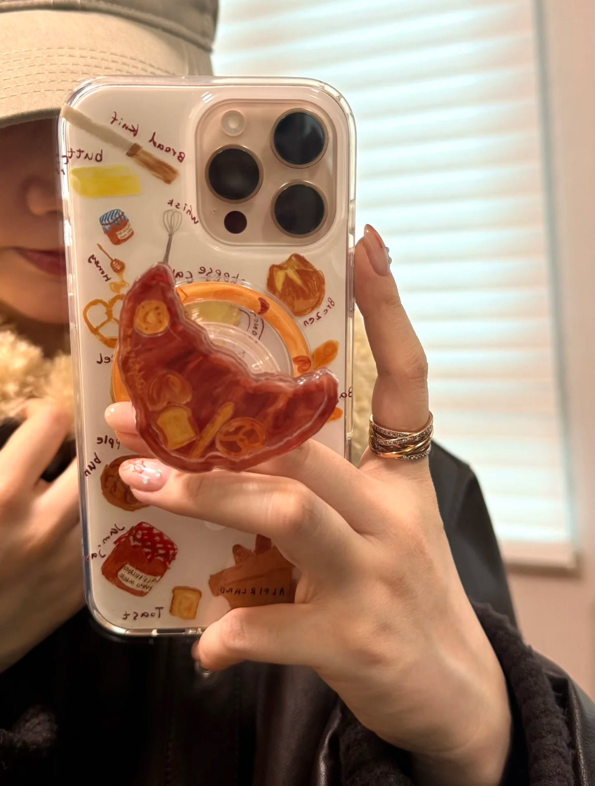 Croissant Magnetic Stand