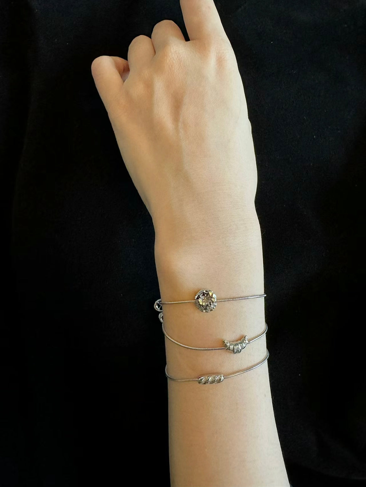 Bagel/Croissant/Baguette Bracelet with pretzel pendant Silver